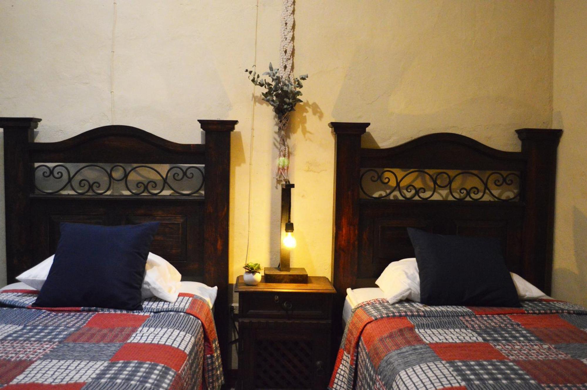 Ave Del Paraiso Guest House Antigua ภายนอก รูปภาพ