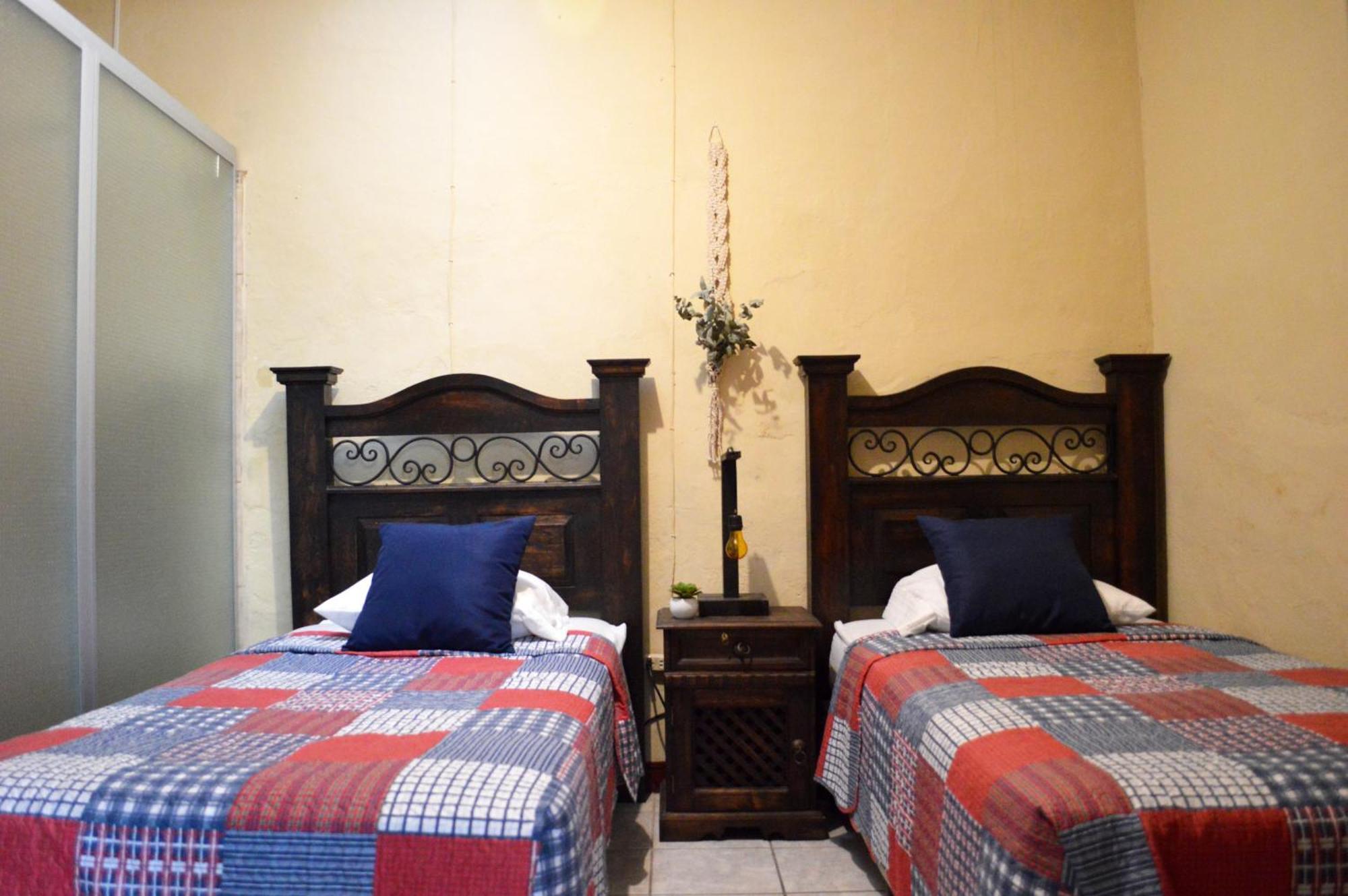 Ave Del Paraiso Guest House Antigua ภายนอก รูปภาพ