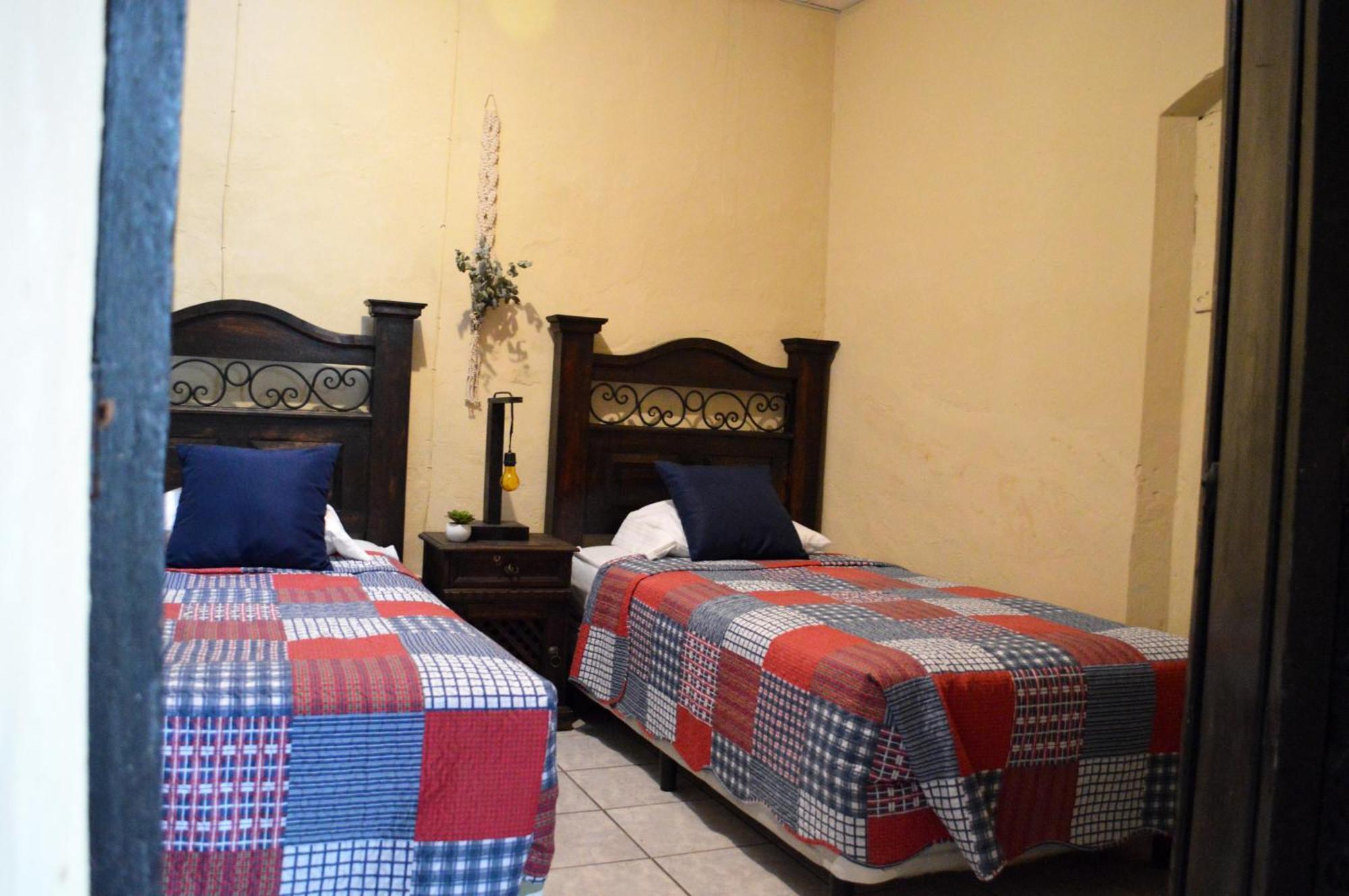 Ave Del Paraiso Guest House Antigua ภายนอก รูปภาพ